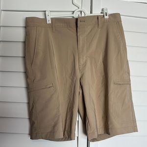chaps golf shorts size 32